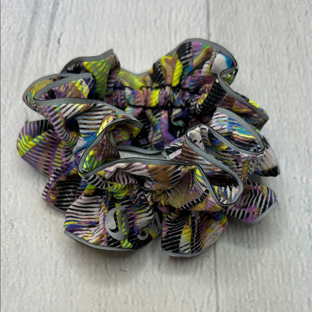 Lululemon Light Locks Scrunchie *Reflective Seawheeze Limited Edition